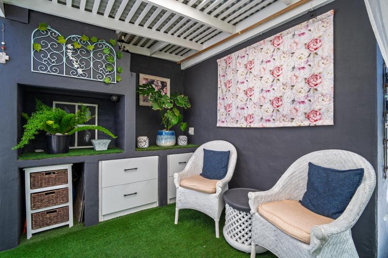 2 Bedroom Property for Sale in Harfield Village Western Cape